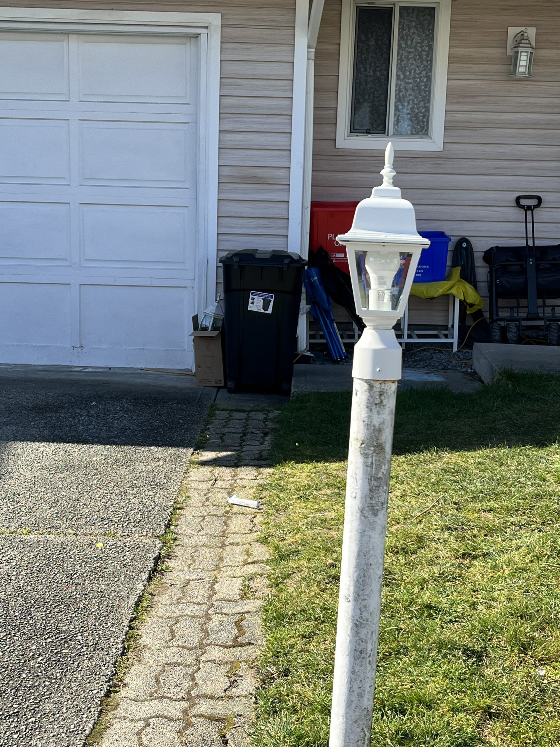 outdoor-post-light-replacement-electrician-vancouver